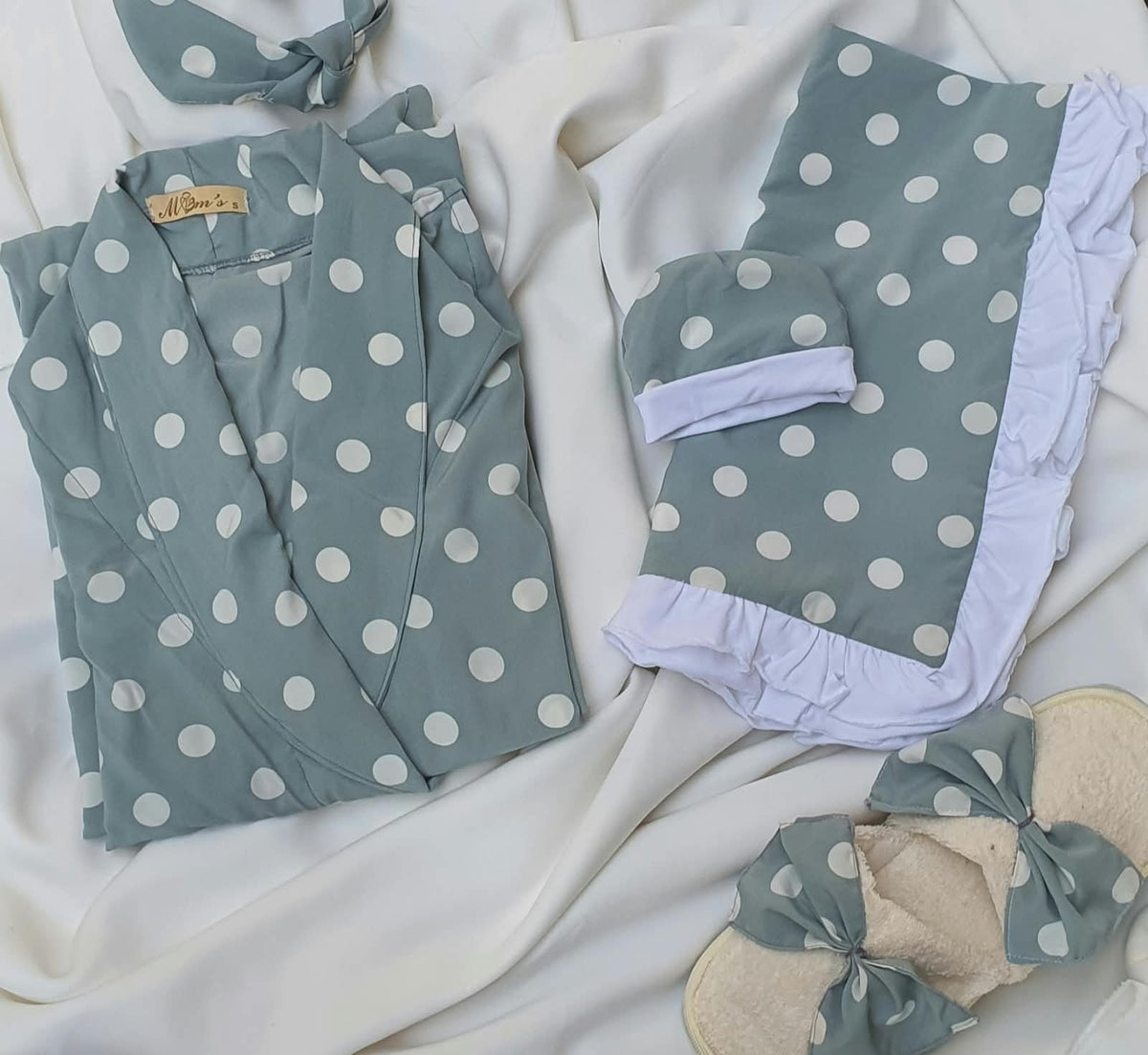 Soft Hospital Robe – Polka Dot Mint